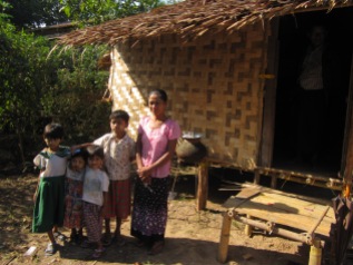 Houses - Ma Khin Than Nwe, LDK, 042